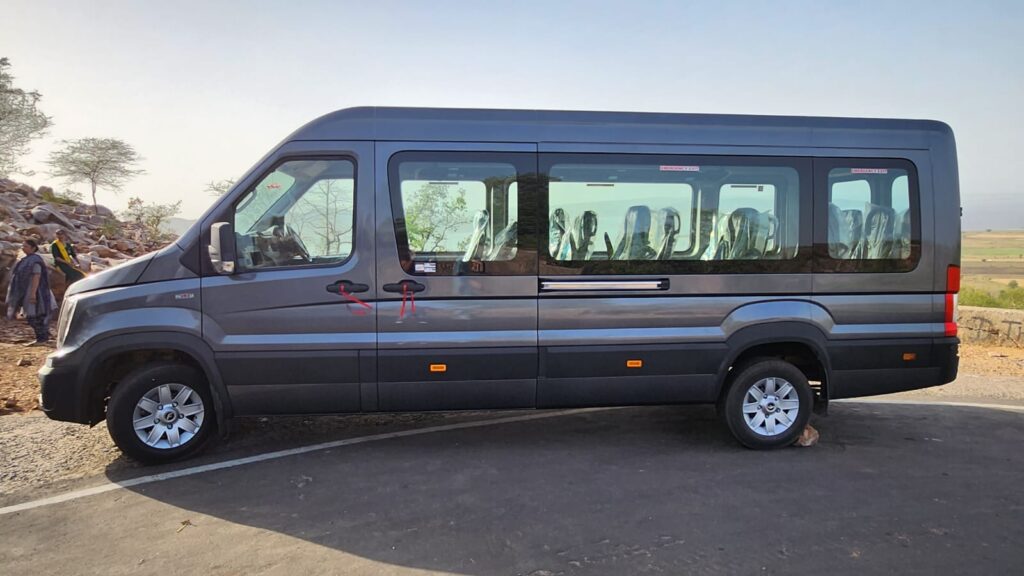 hire tempo traveller